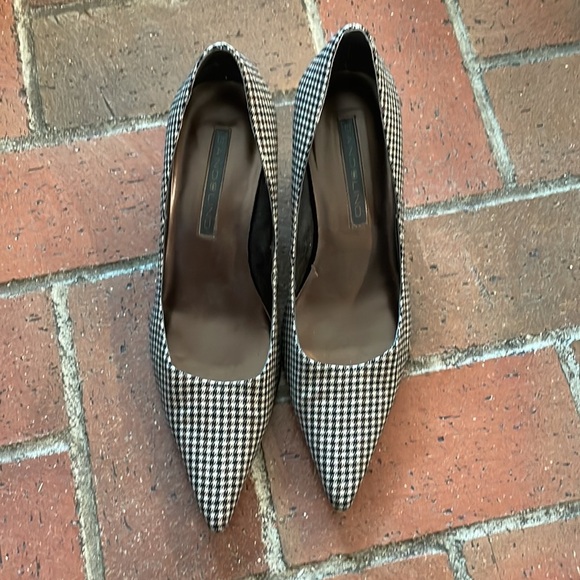 Bandolino Black and White Houndstooth Heels - Picture 5 of 8